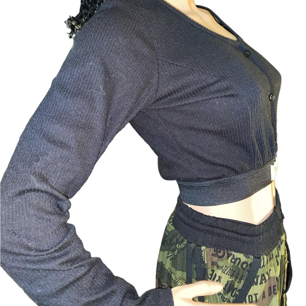 BLACK THERMAL TOP - Picture 4 of 4
